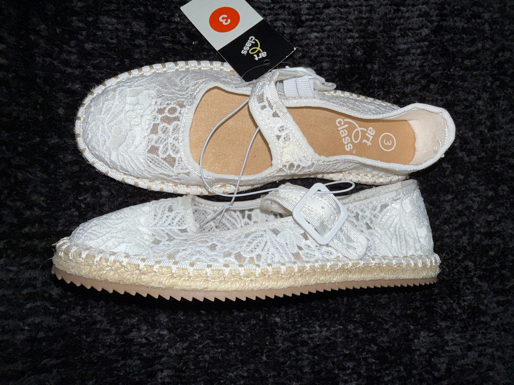 Art Class White Lace Shoes