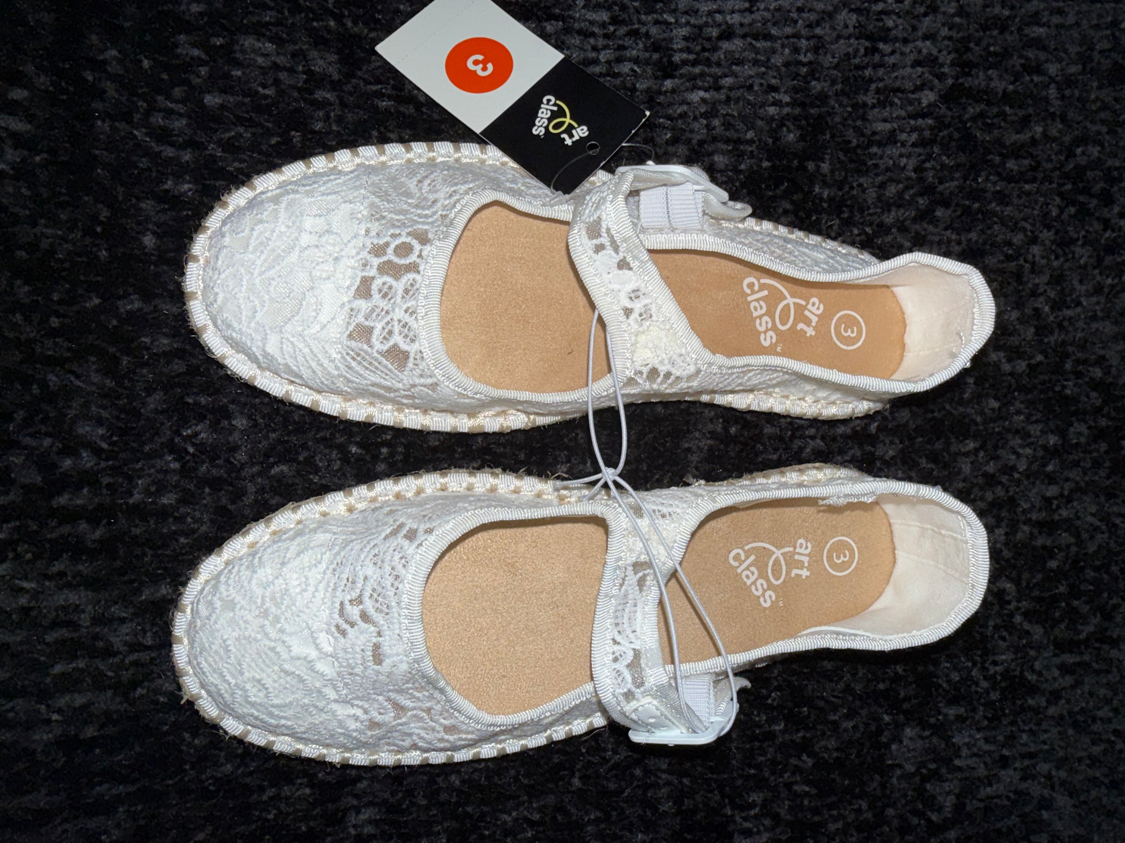 Art Class White Lace Shoes