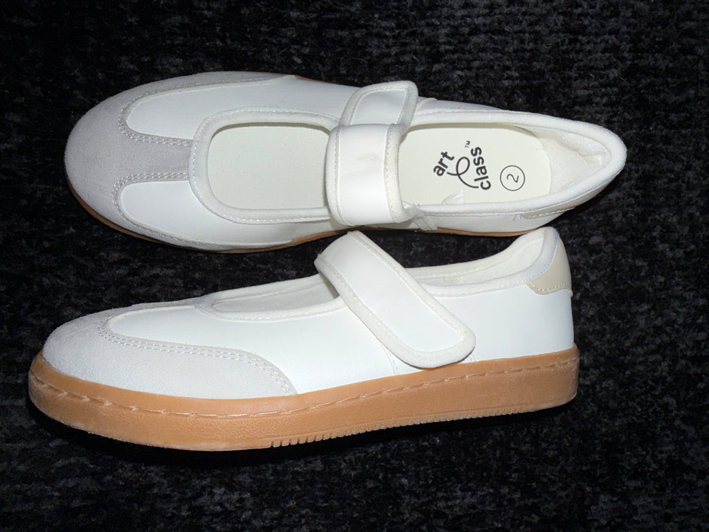Art Class White Shoes
